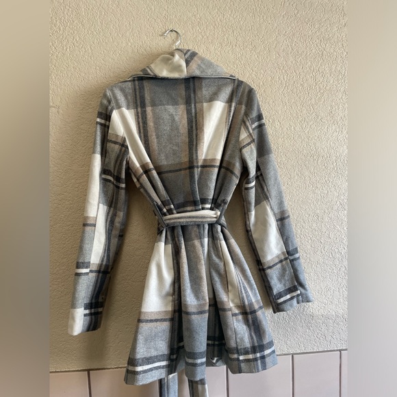 Plaid fall/winter coat - Picture 3 of 3